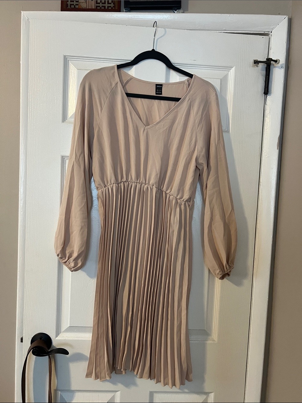 SHEIN Beige Pleated V-Neck Long Sleeve Dress